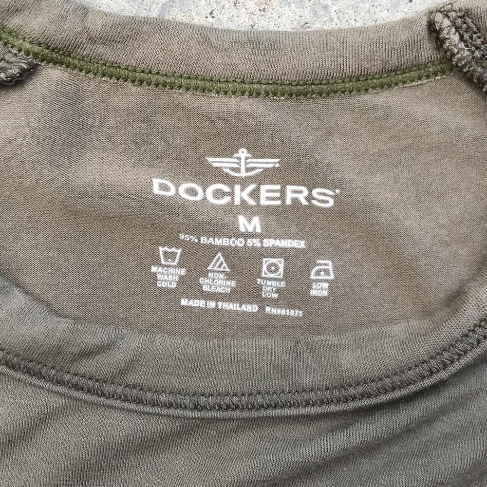 Dockers Bamboo/Spandex Tee Men’s size M - Picture 2 of 4